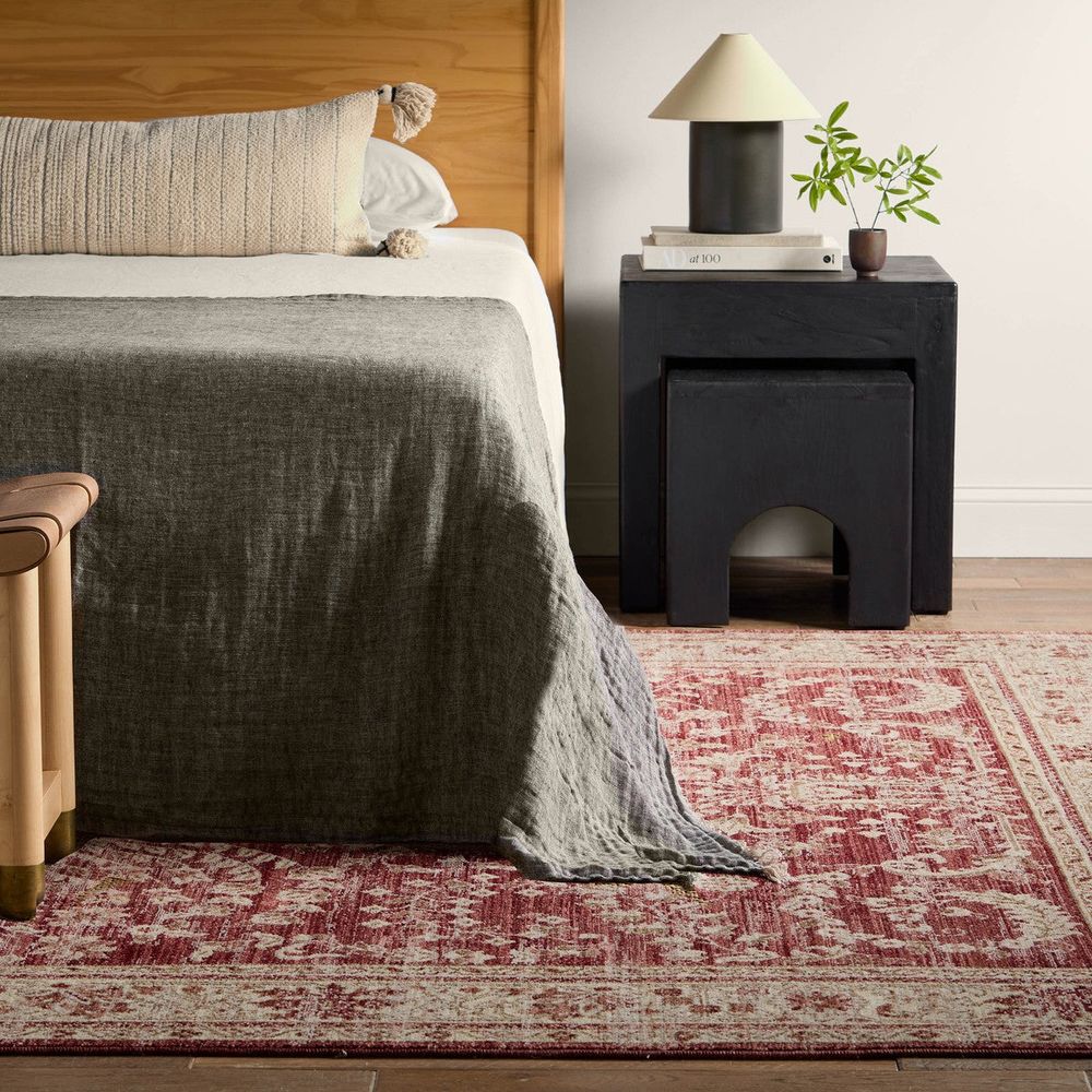 Merine Catherine Floral Red/ Light Gray Runner Rug (2'6"X8')