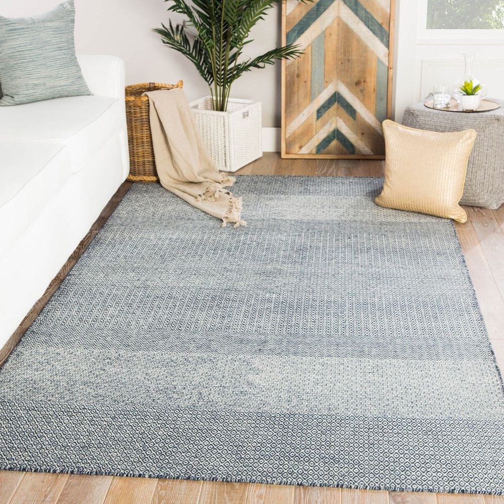 Velthia Handmade Geometric Dark Blue/ Ivory Runner Rug (2'6"X10')