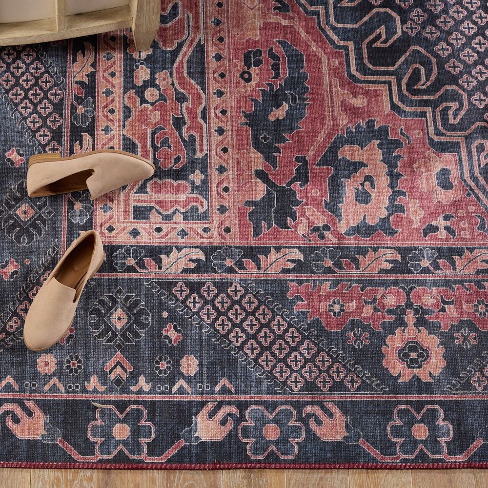 Cypress Issa Medallion Dark Blue/ Pink Runner Rug (2'6"X8')