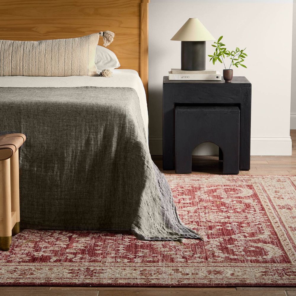 Merine Catherine Floral Red/ Light Gray Runner Rug (2'6"X8')